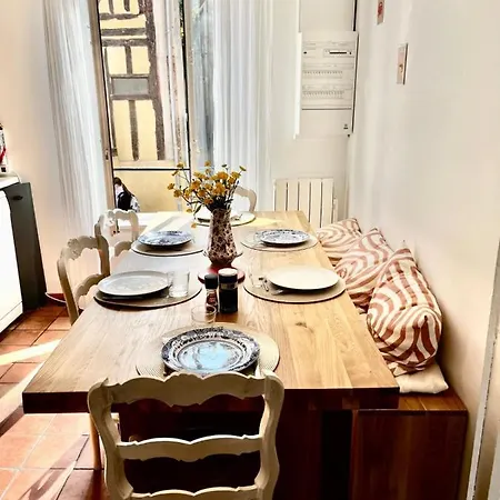 180 M With Terrace And Garden - Vieux Bassin Apartment *